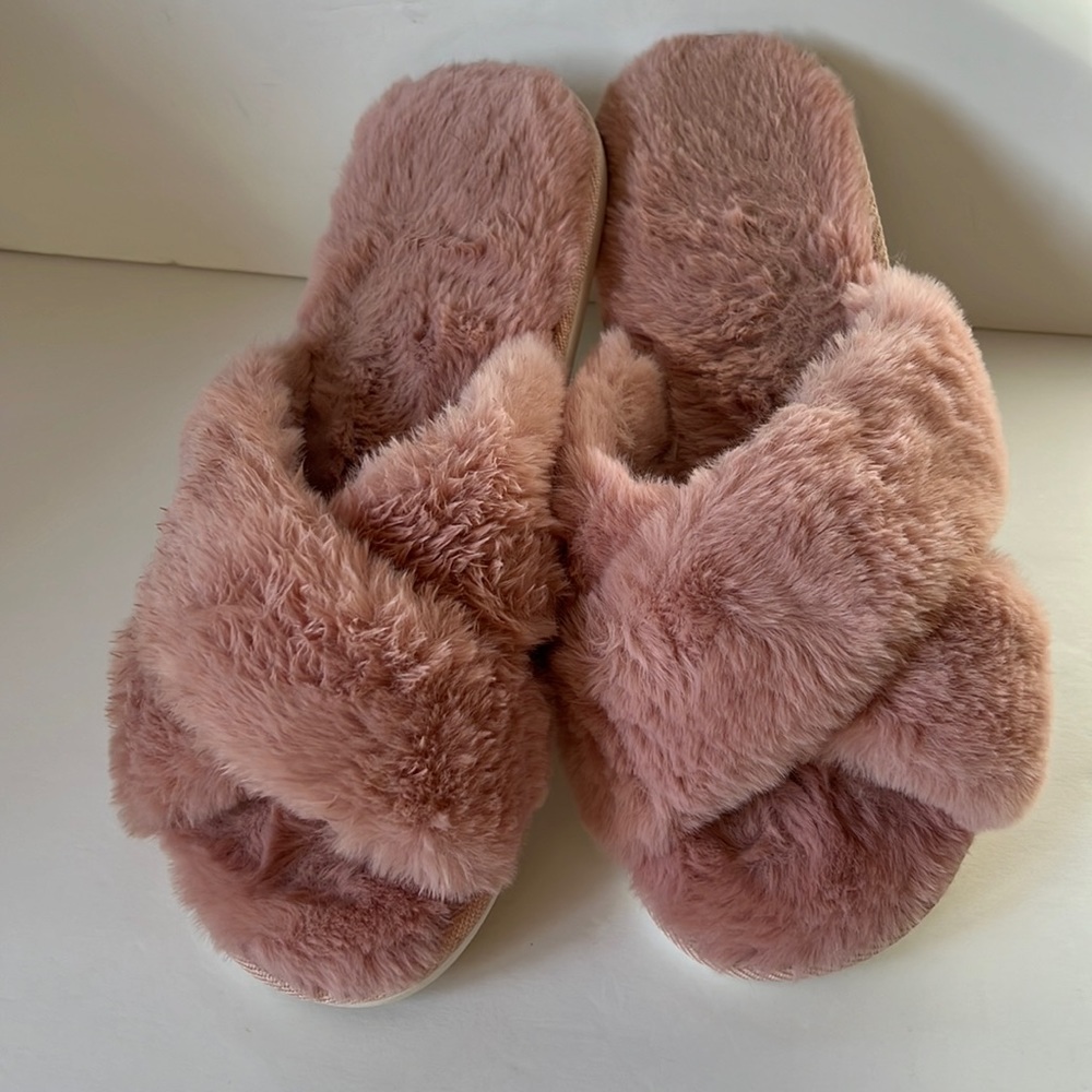 Wanna B Pink Fuzzy Faux Fur Slip On Slippers